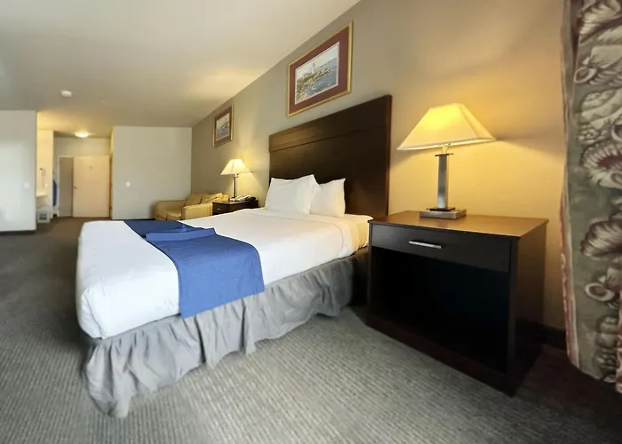 Bayvue Hotel, Resort & Suites