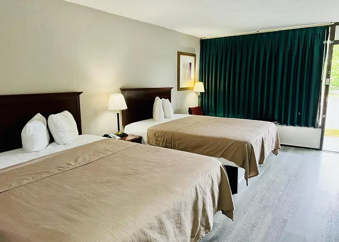 Camden West Inn