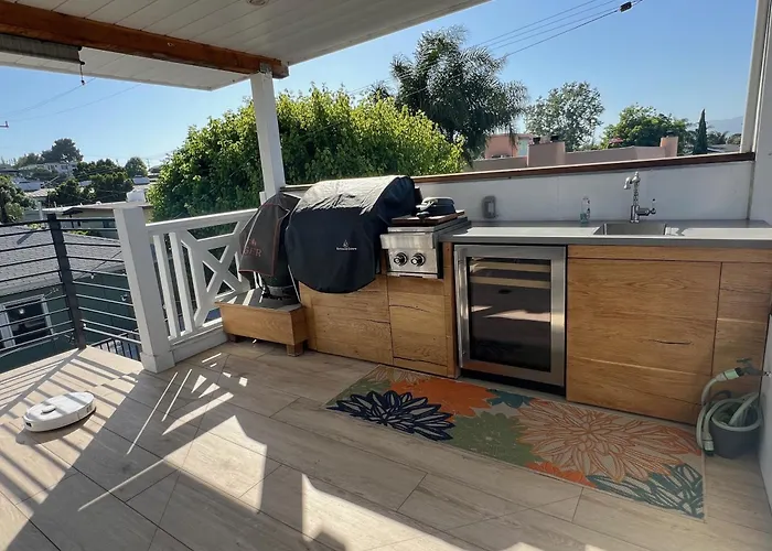 Modern Bright New Studio With Roof-Top Deck Walk To Santa Monica Beach, Freewifi, Parking