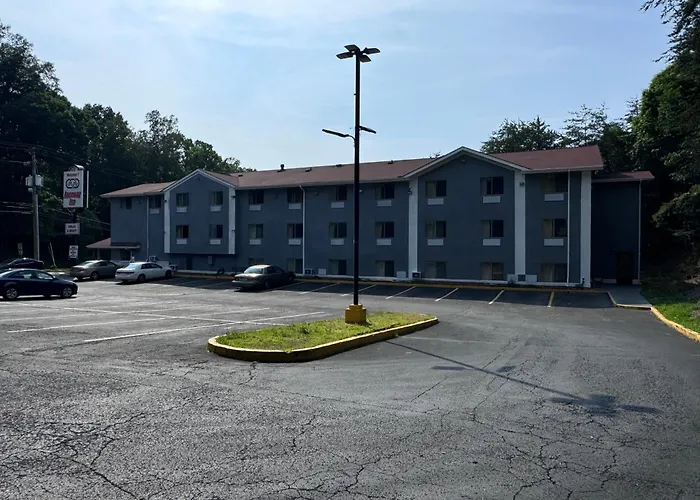 Raceway Inn