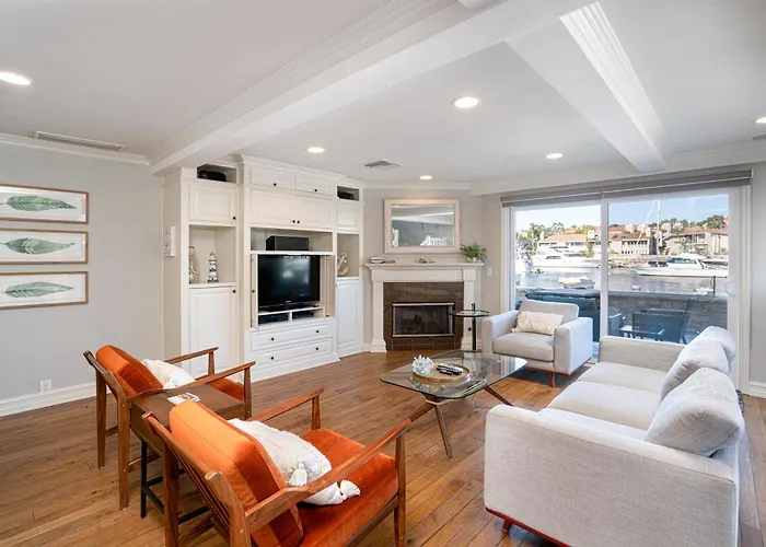 1011 N Bayfront A & B