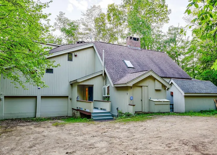 Steps To The Ellis River - Luxe, Hot Tub, Game Room