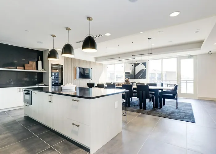 2Br Urban Oasis Dc Access With Lux Comforts