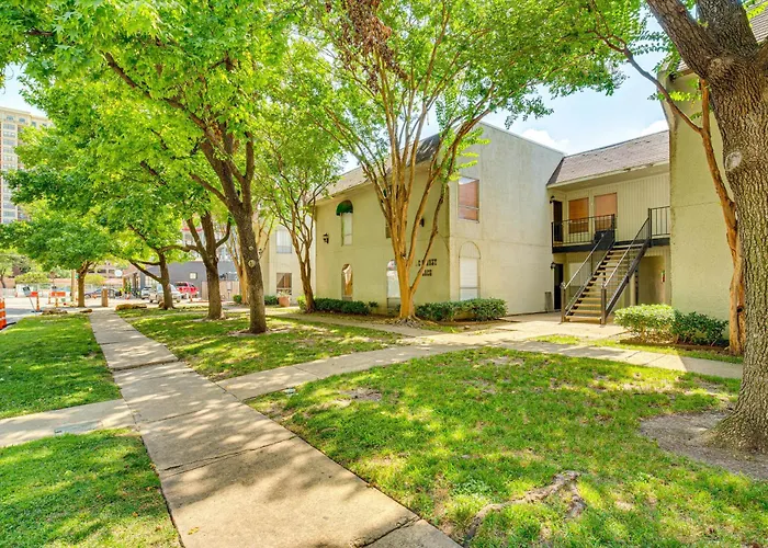 Dallas Condo In Walkable Knox Street District!