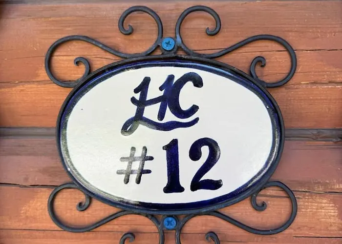 Lost Horse Lodge King Cabin 12