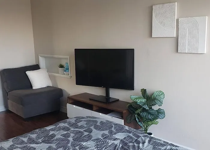 Private Room And Bath - Amazing City Views
