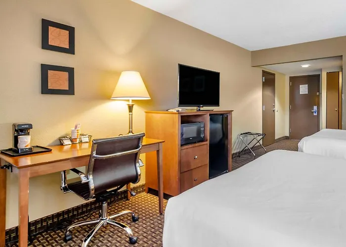 Comfort Inn & Suites Raphine - Lexington Near I-81 And I-64