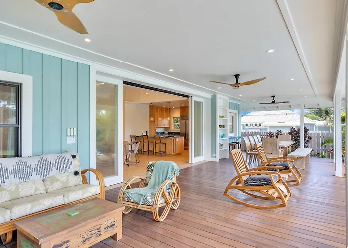 Gorgeous Renovated 1937 Plantation Style Beach House 50 Steps To The Center Of The Beach Home