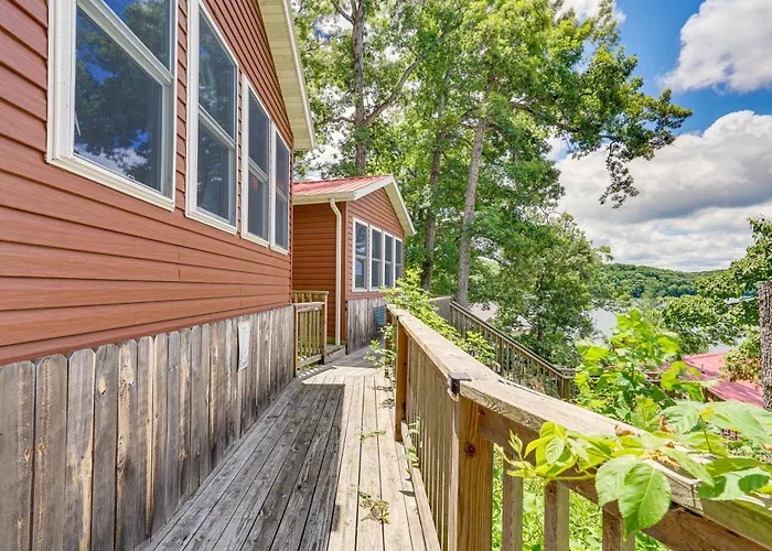 3 Cabins! Lakefront Reunion Retreat In Rocky Mount