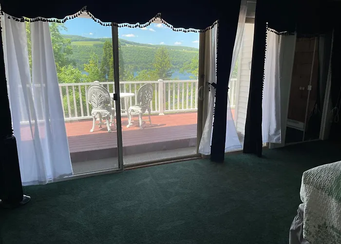 Keuka Lake Views And Hiking