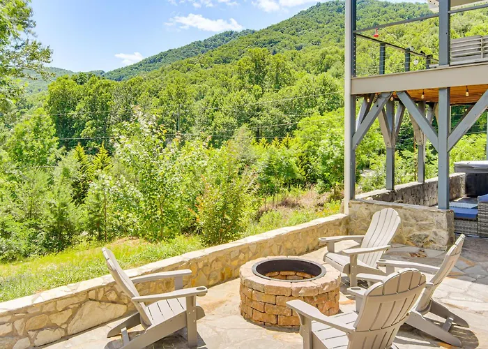 Hot Tub & Views! Comfy Asheville Vacation Rental!