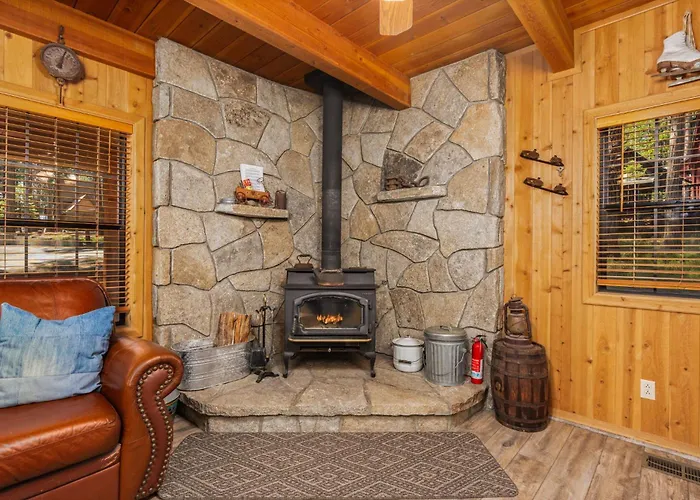 Toste Cabin- Spacious 3Br Cabin In East Village!