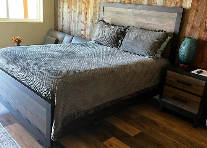 Rhodopa Lodge At Yellowstone