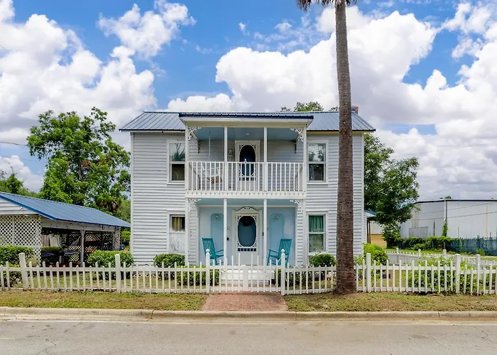 2 Houses 20 Mins To Beach - Sleeps 16