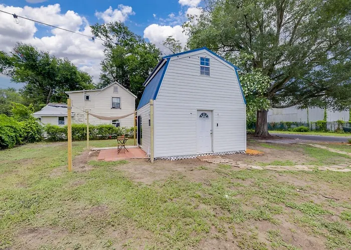Tiny House 20 Mins From Beach