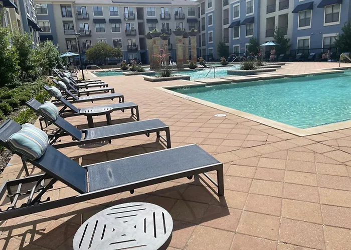 Convenient Spacious 2Bed 2Bath