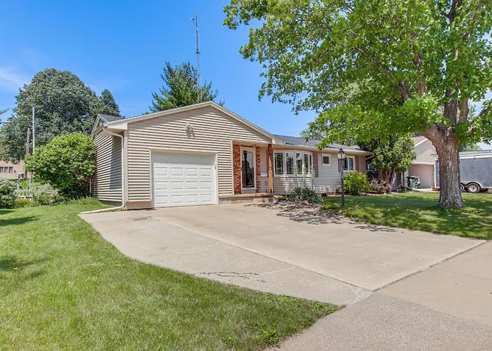 Walk To Park: Waterloo Home W/ Furnished Deck