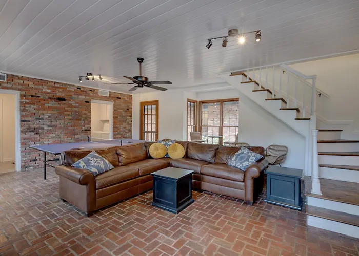 Group Getaway 6Br Near Fort Benning Huge Kitchen Private Yard