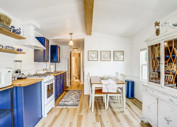 Patio, Pool Access! Coastal Ocean Pines Cottage