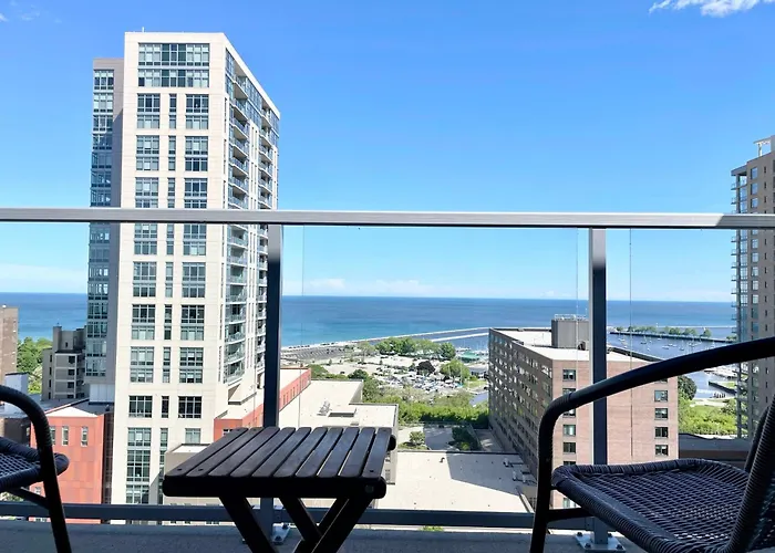 Luxury Penthouse Apt Near Brady St With Balcony And Lake View