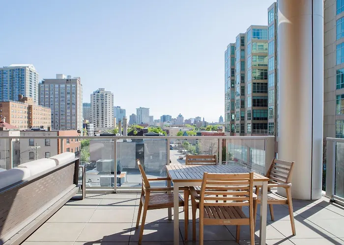 Luxury Penthouse Apt Near Brady St With Balcony And Lake View