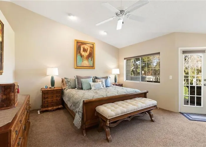 Muirfield House In Desert Falls Cc