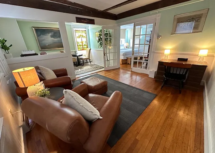 Private Historic Inn Downtown Newport