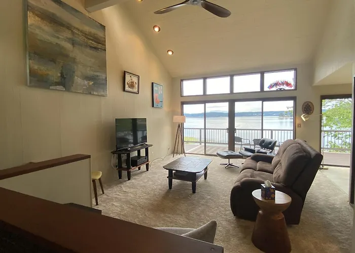 Pnw Mcm 155Ft Private Waterfront Gem On Raft Island With Hot Tub
