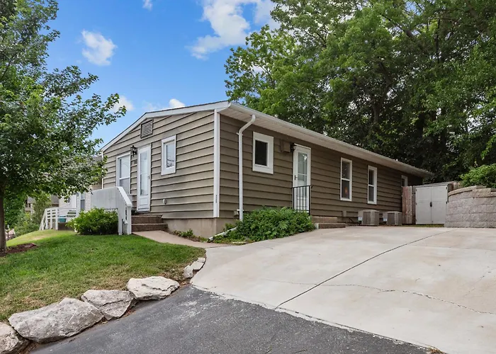 Charming Duplex On Main