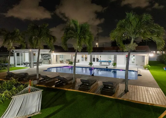 Exclusive Retreat Poolside Oasis And Entertainment L49