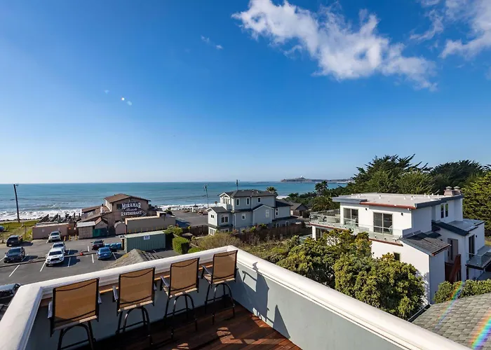 Steps To Beach And Amazing Ocean Views - Miramar Home