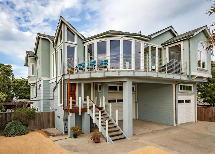 Steps To Beach And Amazing Ocean Views - Miramar Home