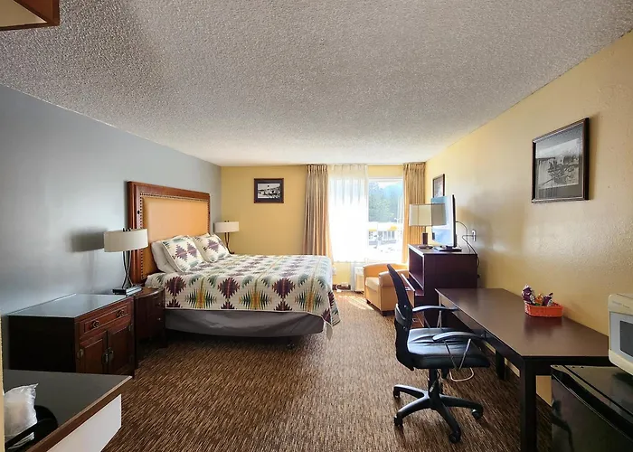 Columbia Gorge Inn