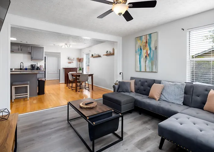2 Bedroom Ft Moore Retreat