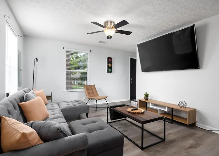 2 Bedroom Ft Moore Retreat