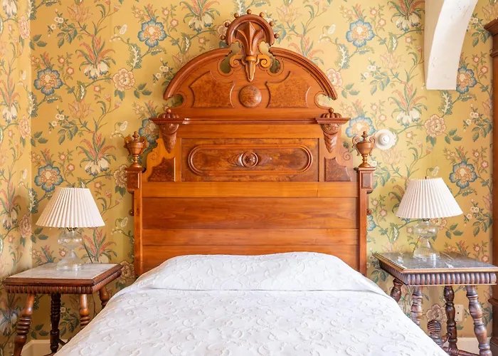 Martine Inn
