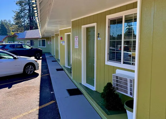 Chalet Motel - Your Cozy Basecamp For Bend Adventures