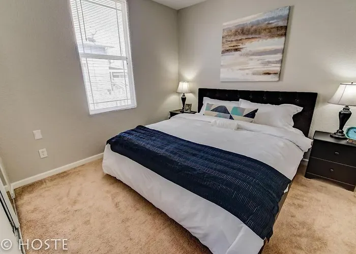 *H New!* 1 Bedroom Downtown Townhome, Newly Renovated!