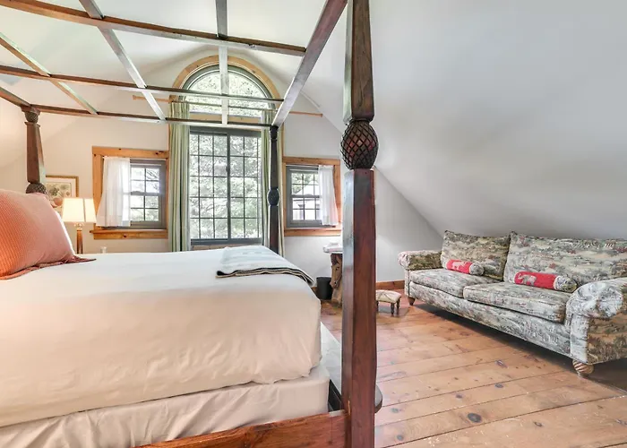 9 Mi To Boyne Resort! Farmhouse Near Town & Lake