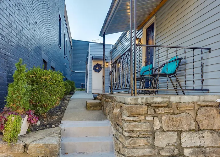 Cozy Newport Cottage Near Stadiums & Downtown