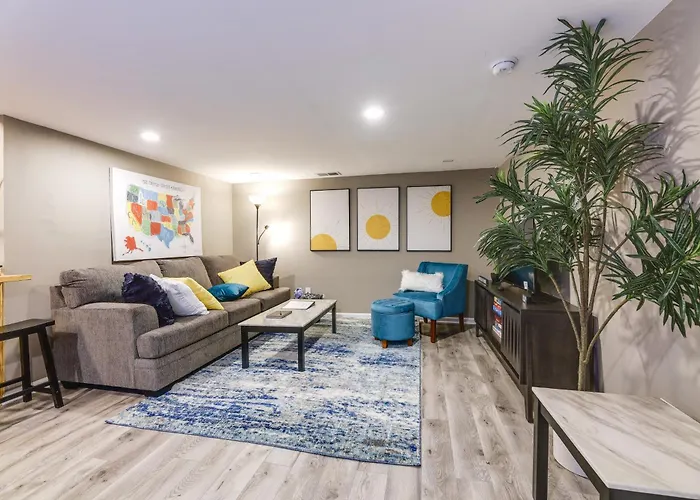 Cozy Newport Cottage Near Stadiums & Downtown