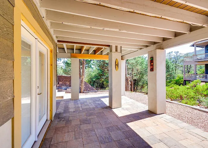 Hot Tub + Deck: Mtn-View Pine Getaway!