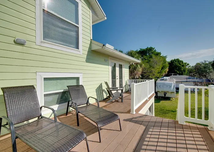 Luxe Spring Hill Home W/ Patio & Dock!