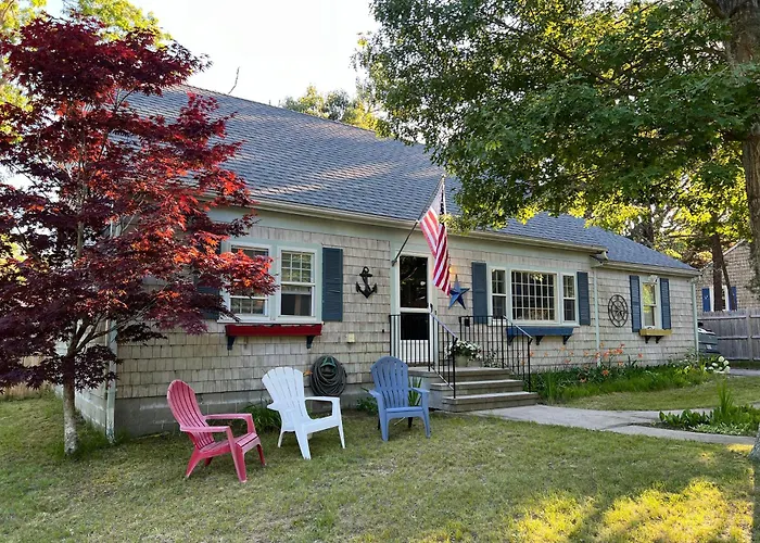 A Charm Cape House Centrally Located Close To Everything That Cape Code Offers