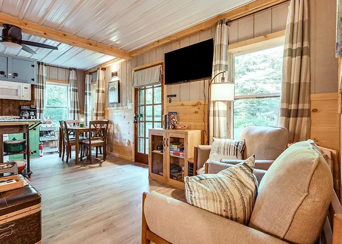 Lake Access & Kayaks: Gladwin Cottage Near Golfing