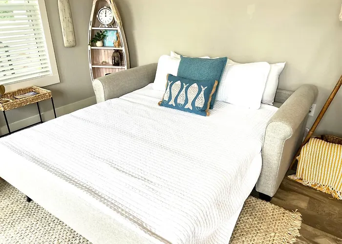 The Little Getaway-Sleeps 4, Firepit, Pet Friendly