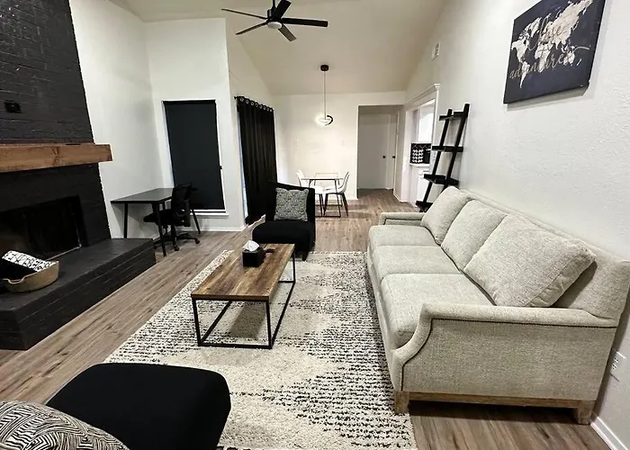 Newly Updated Cozy Home