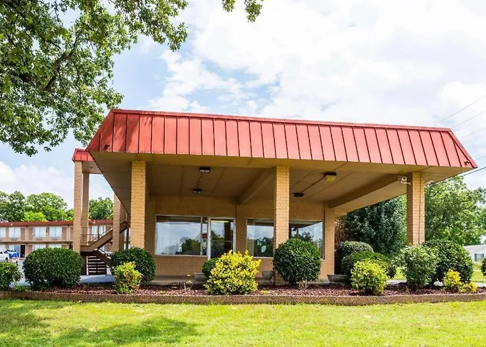 Days Inn By Wyndham Batesville Ar