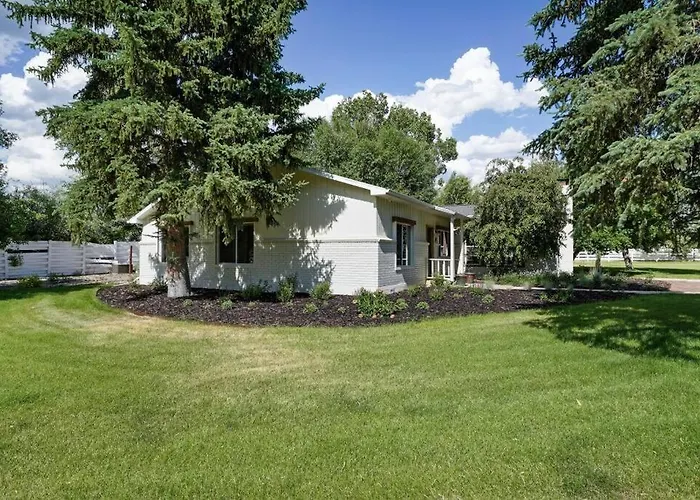 Spacious Serene Retreat Near Provo River