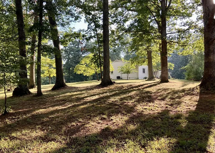 Meadow View Acres - 6 Acre Spacious Estate 20 Min From Uva
